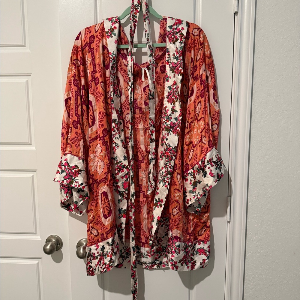 Anthropologie Orange and White Floral Kimono Robe